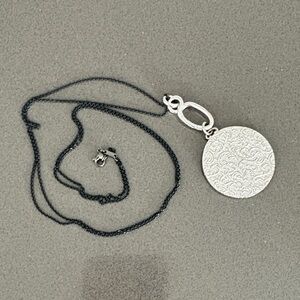 Elegant Silver Pendant Necklace